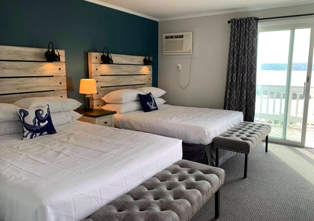 Premium Quadruple Room interior